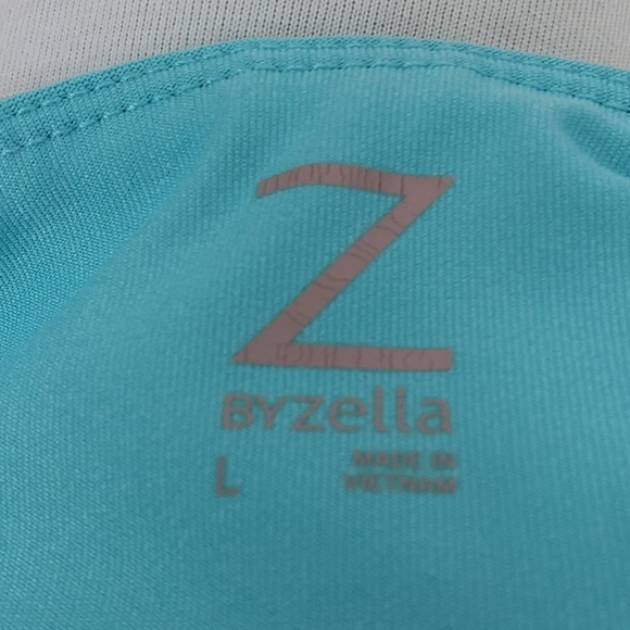 2 pairs of Zella Capri leggings - Picture 3 of 5